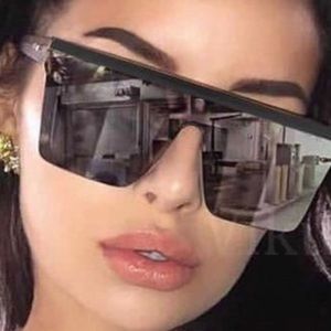 Black Oversized Fashion Forward Glam Sunnies ❤️